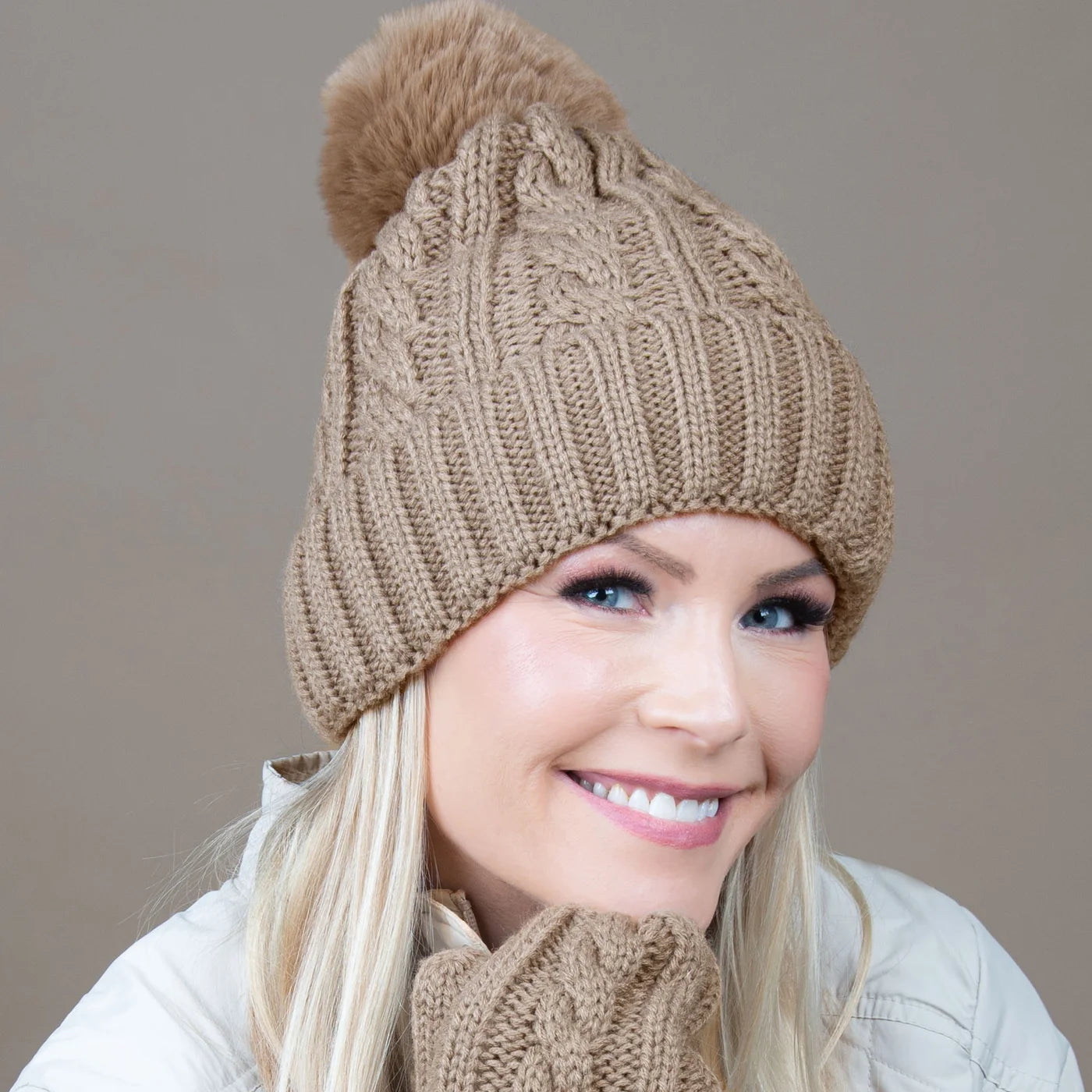 Howard's Women's Winter Sierra Cable Knit Pom Beanie