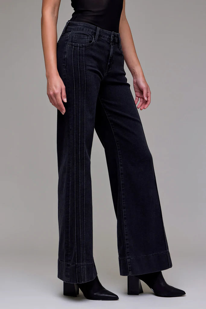 Hidden Happi Mid Rise Comfort Flare
