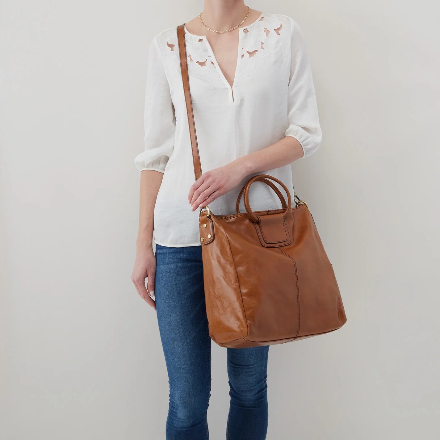 Hobo Sheila Purse Truffle