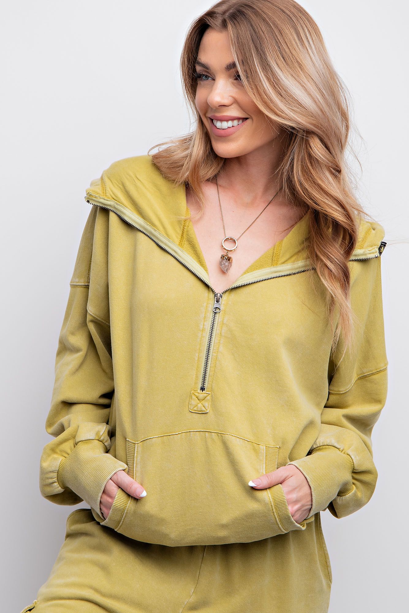 Easel Mineral Washed Zip Up Pistachio