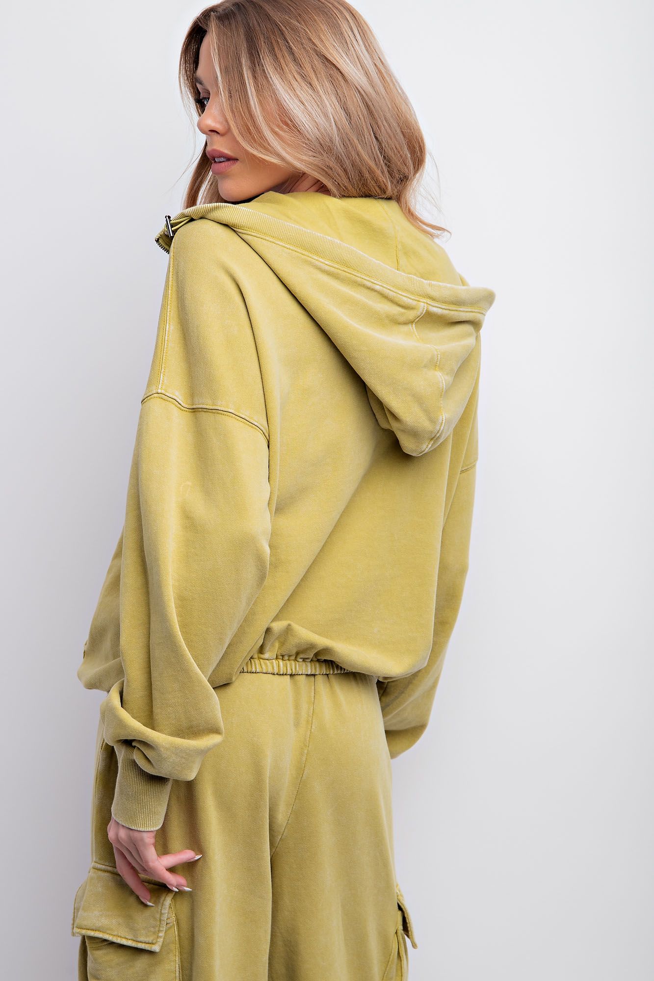 Easel Mineral Washed Zip Up Pistachio