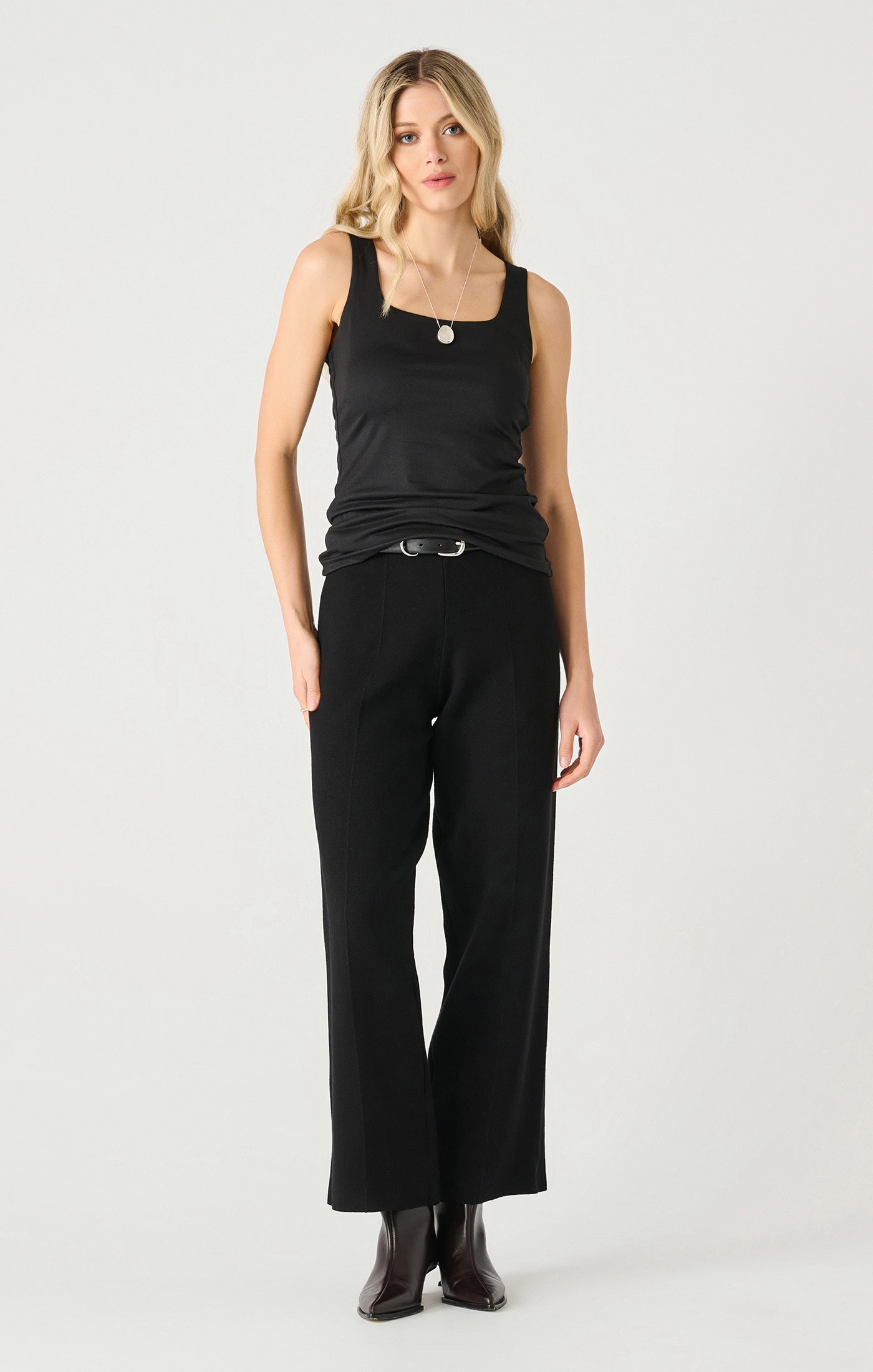 Black Tape Essential Tank