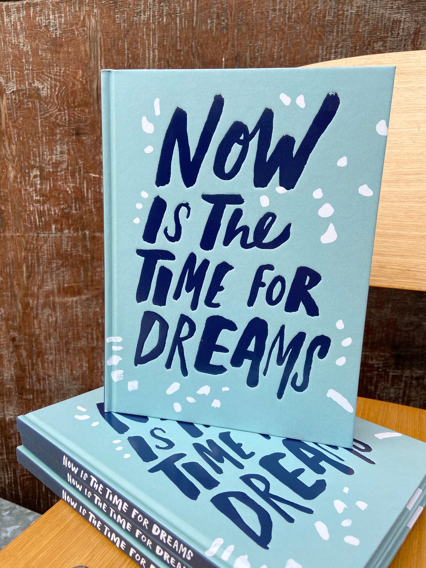 Now is the time to grab hold of the luminous thoughts that glow inside you. Today is the day to dust off the big plans, drop the maybes, and let your bright dream take flight—because when you dare to let the world hear your beautiful story,you never know what amazing things can happen. This book combines sparkling statements with bold typography to encourage your every dream to shine brightly.Features hardcover with foil stamping and painted edges.