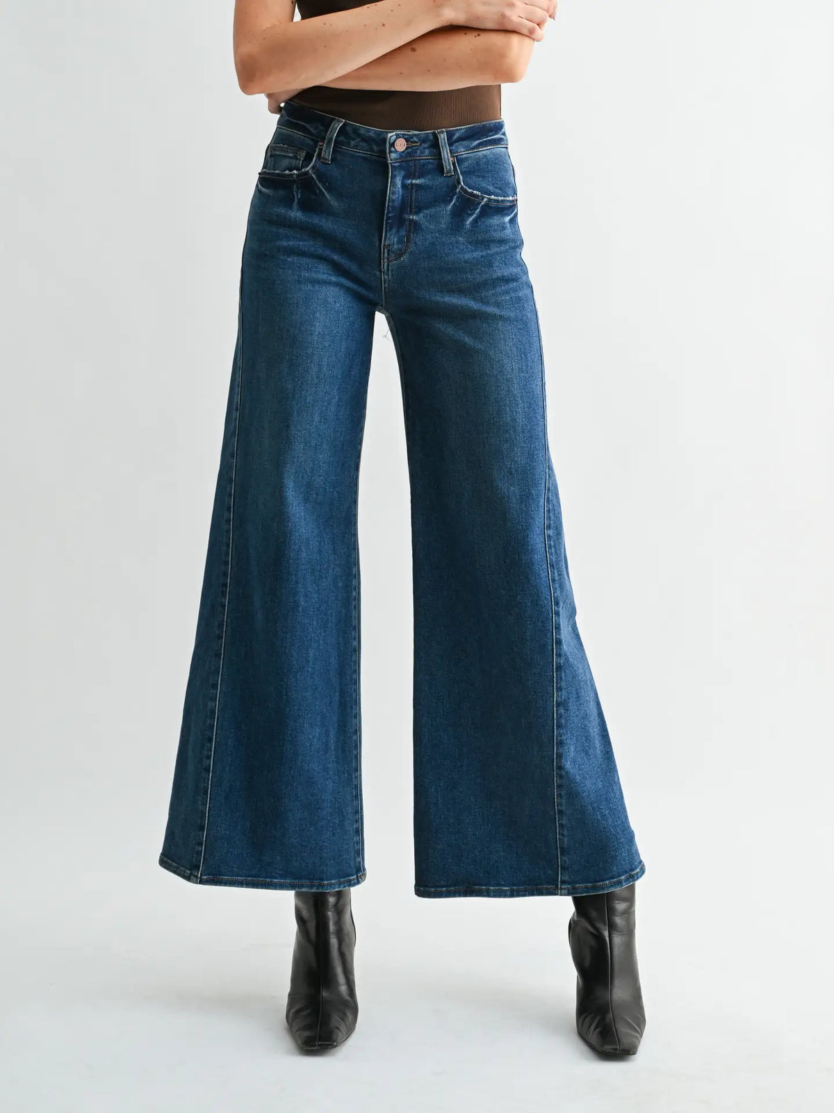 L.T.J. Super Wide Leg Jeans With Twisted Side Seam