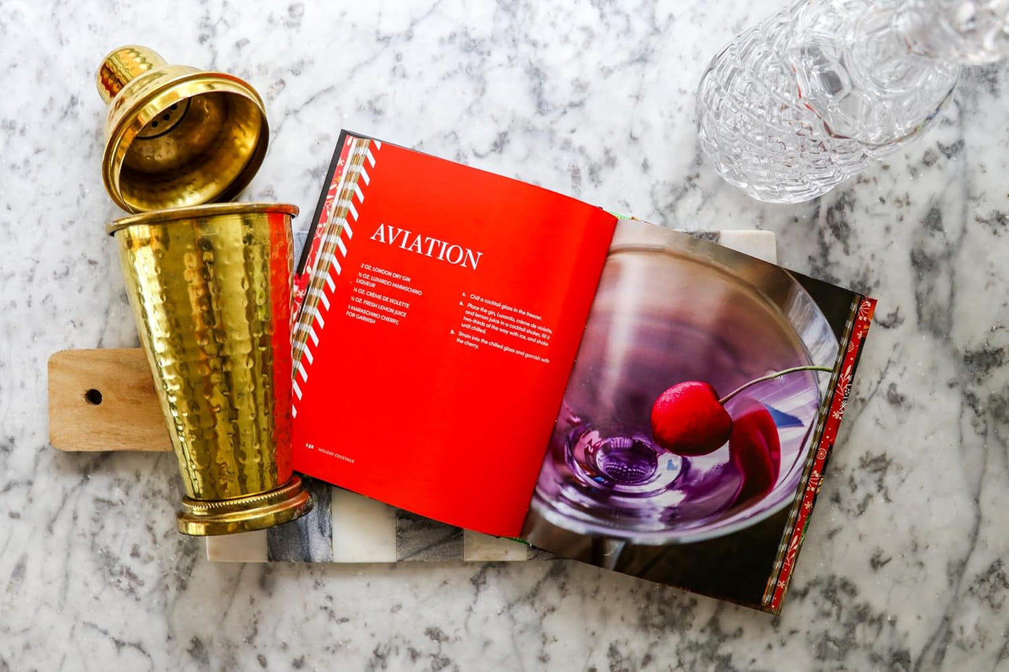 Holiday Cocktails: Over 100 Simple Cocktails to Celebrate the Season