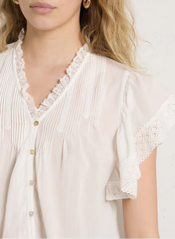 The Korner Lace Short Sleeve Top
