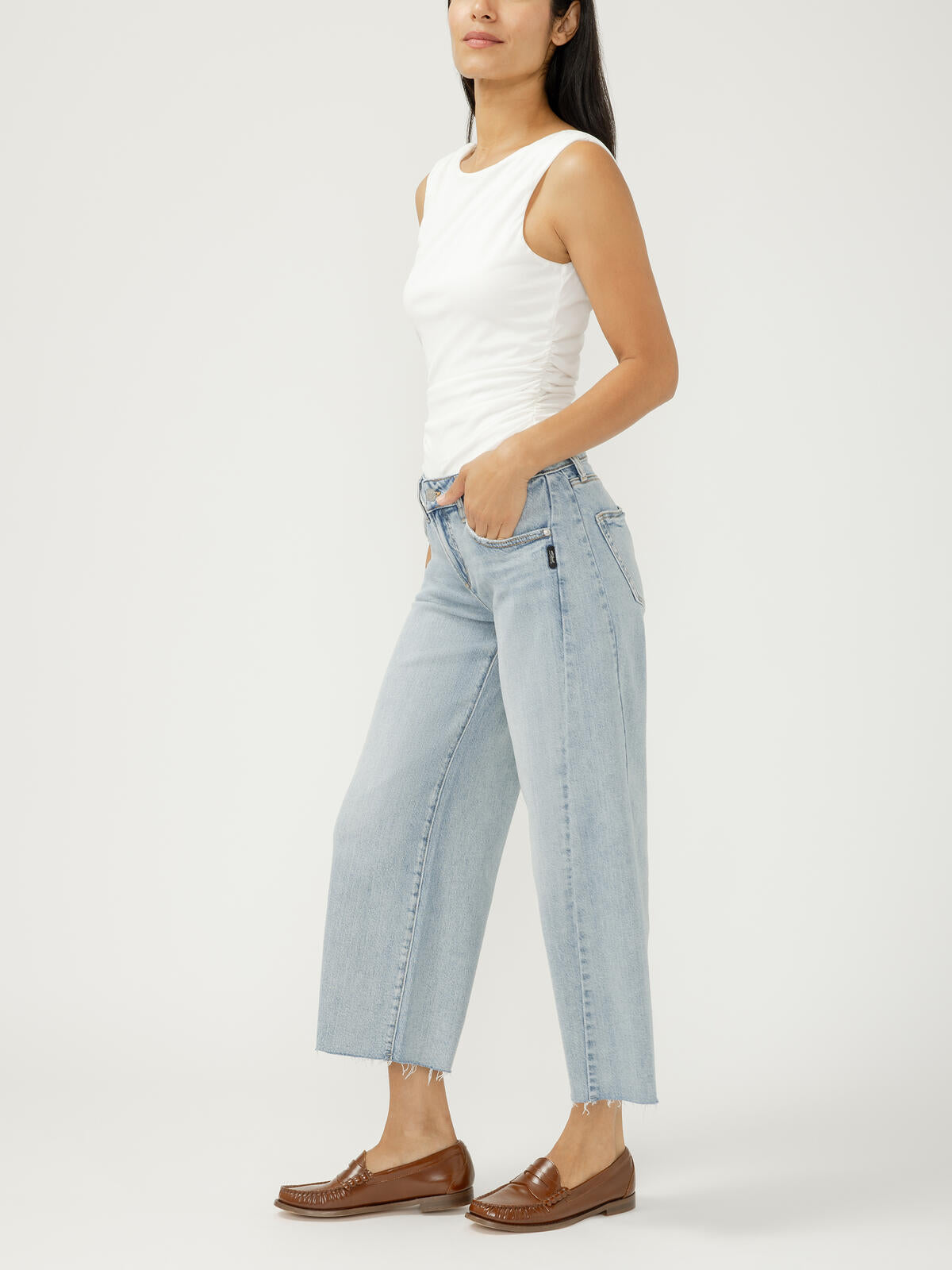 Silver Suki Mid Rise Cropped Wide Leg Jeans