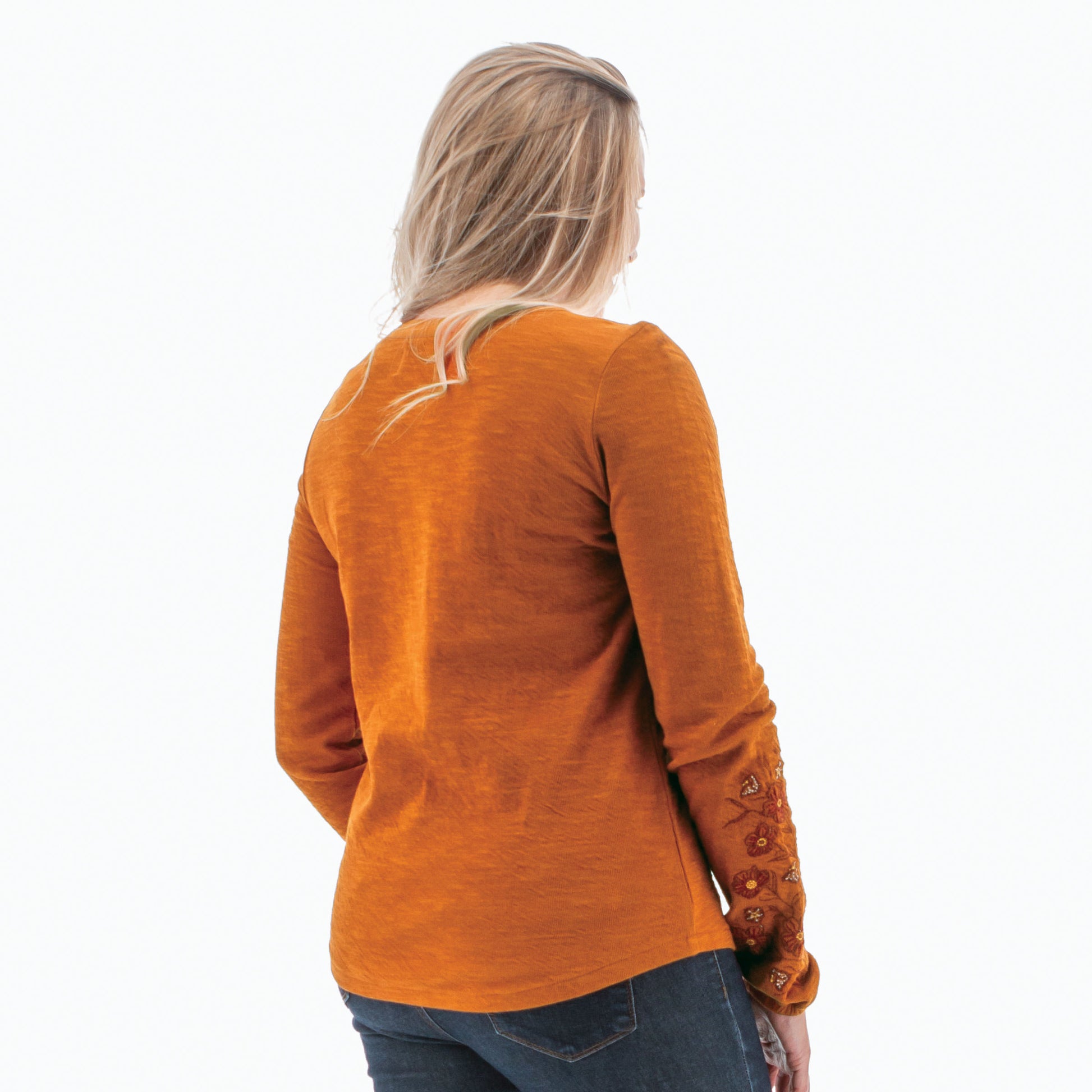 Aventura Larkin Henley