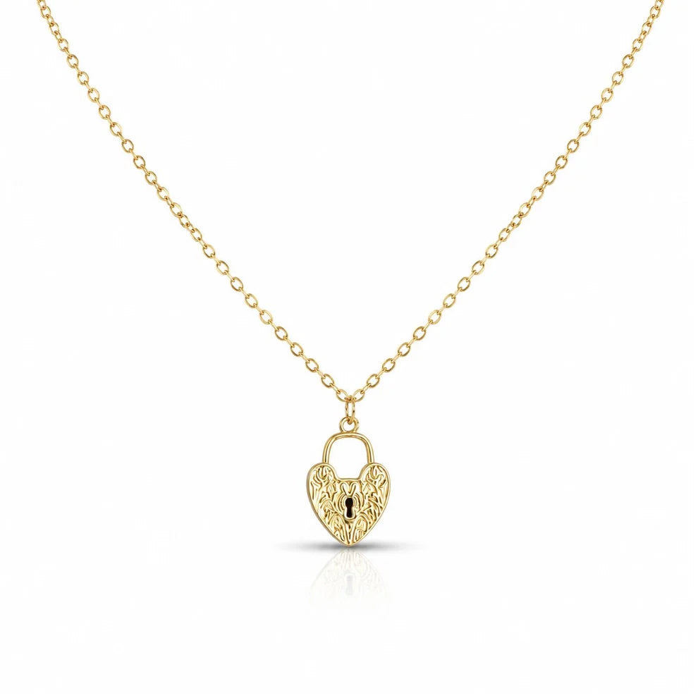 Athena Designs Médaillon d'amour Necklace