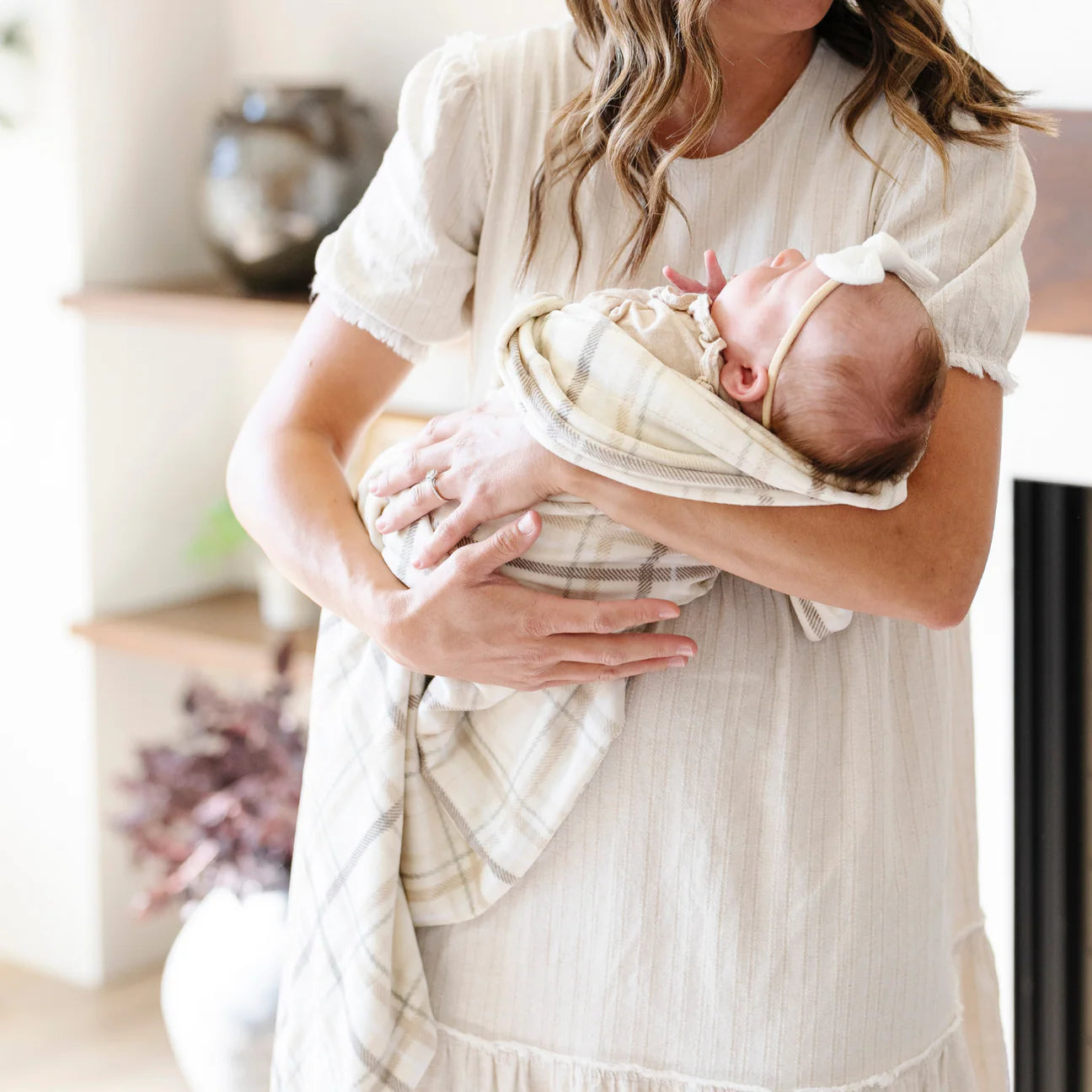 Saranoni Minky Stretch Receiving Blanket - Plaid