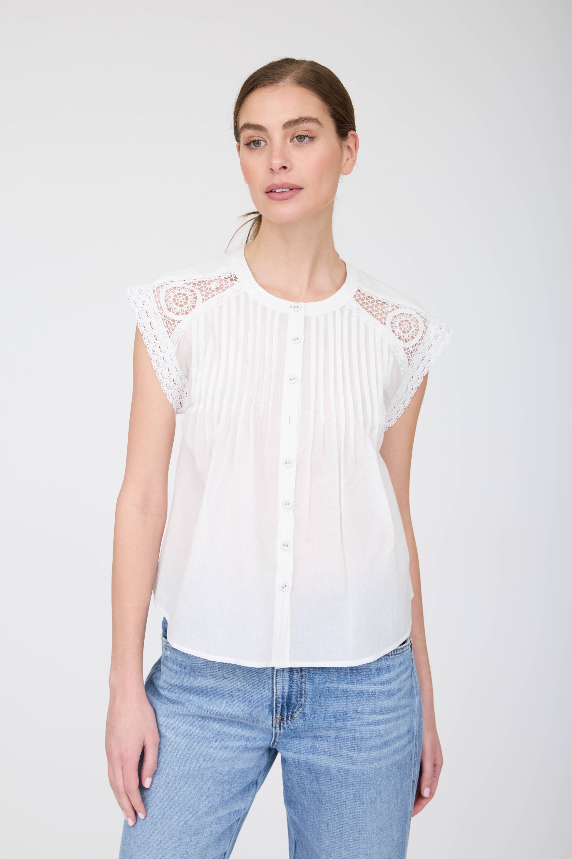 Zoe And Clair Lace Short Sleeve Detail Top