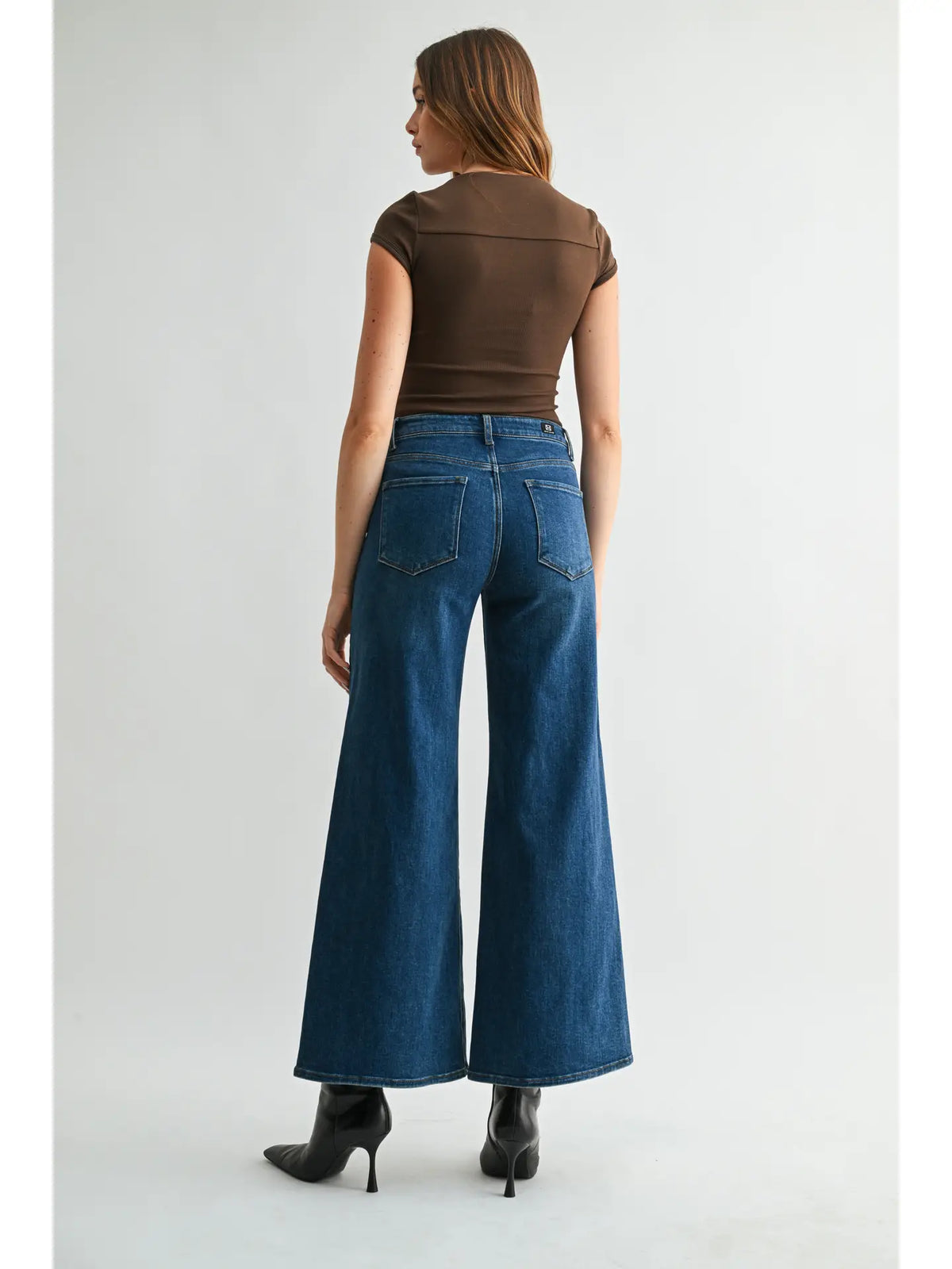 L.T.J. Super Wide Leg Jeans With Twisted Side Seam