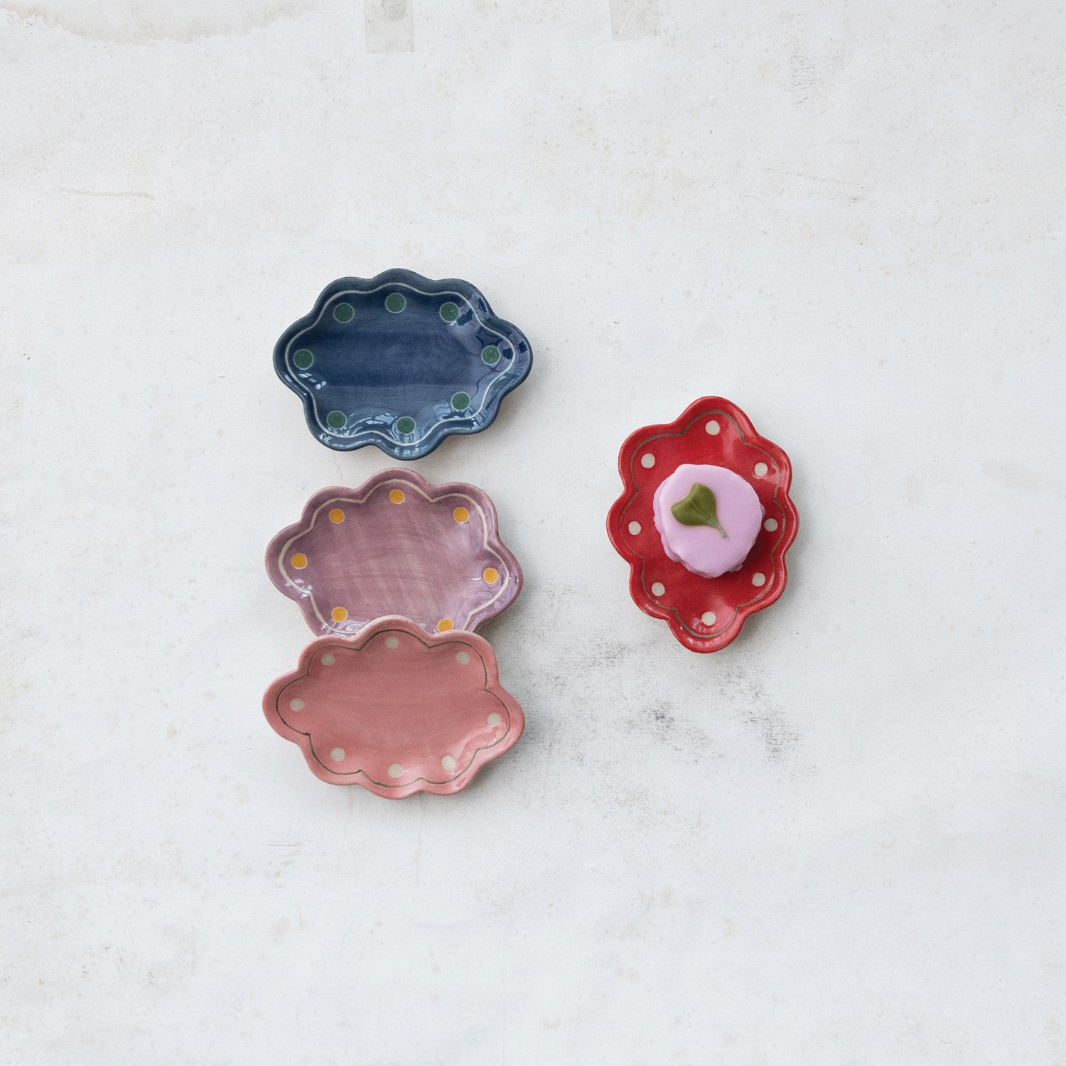 Stoneware Scalloped Dish