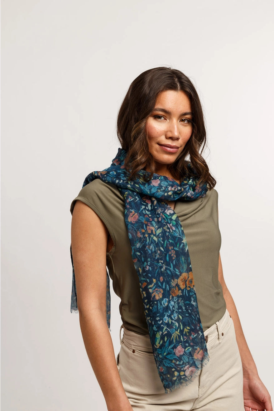 Fraas Sustainability Edition Dainty Flowers Scarf