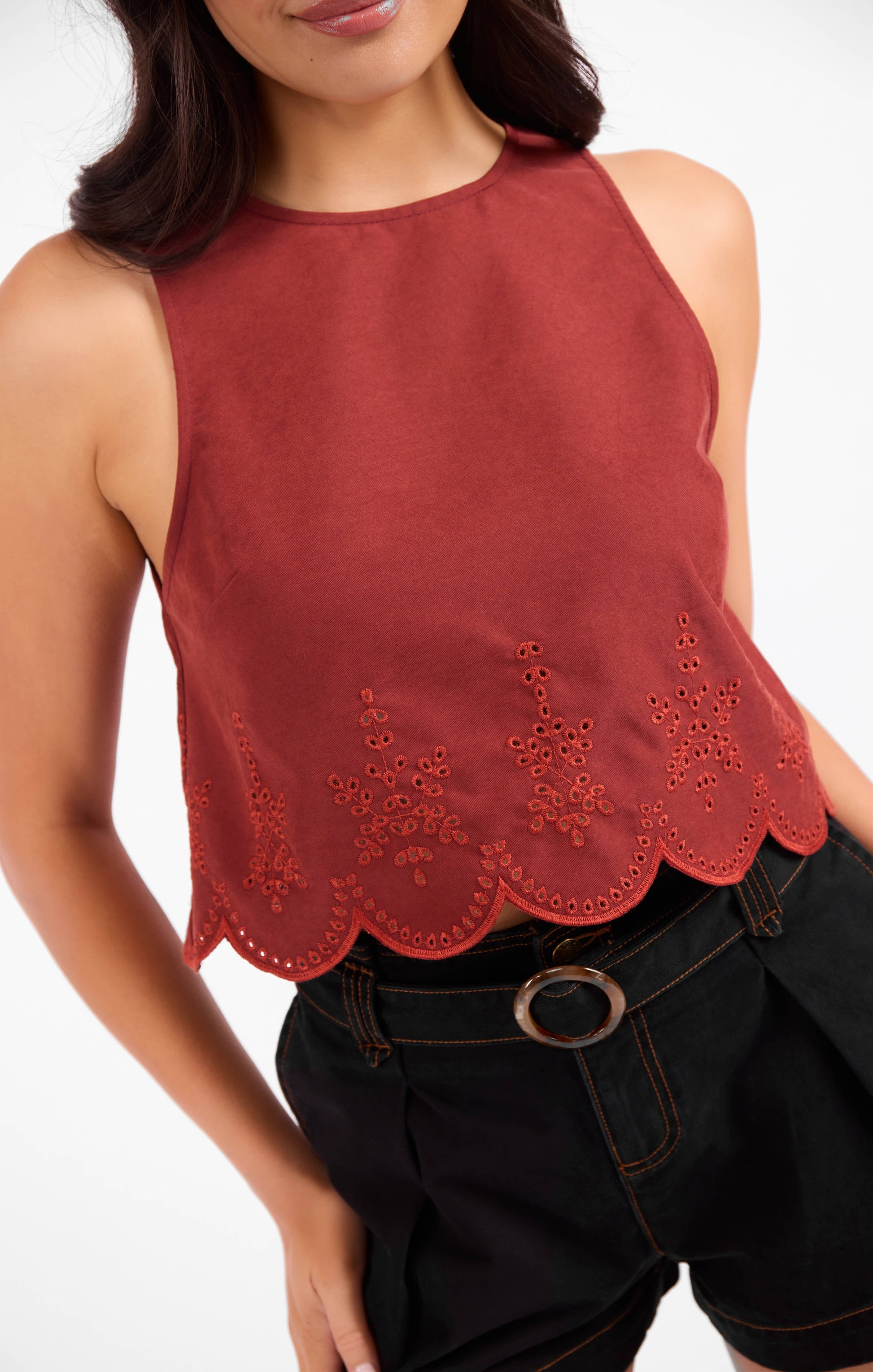 Sadie & Sage Tea Garden Scallop Hem Top