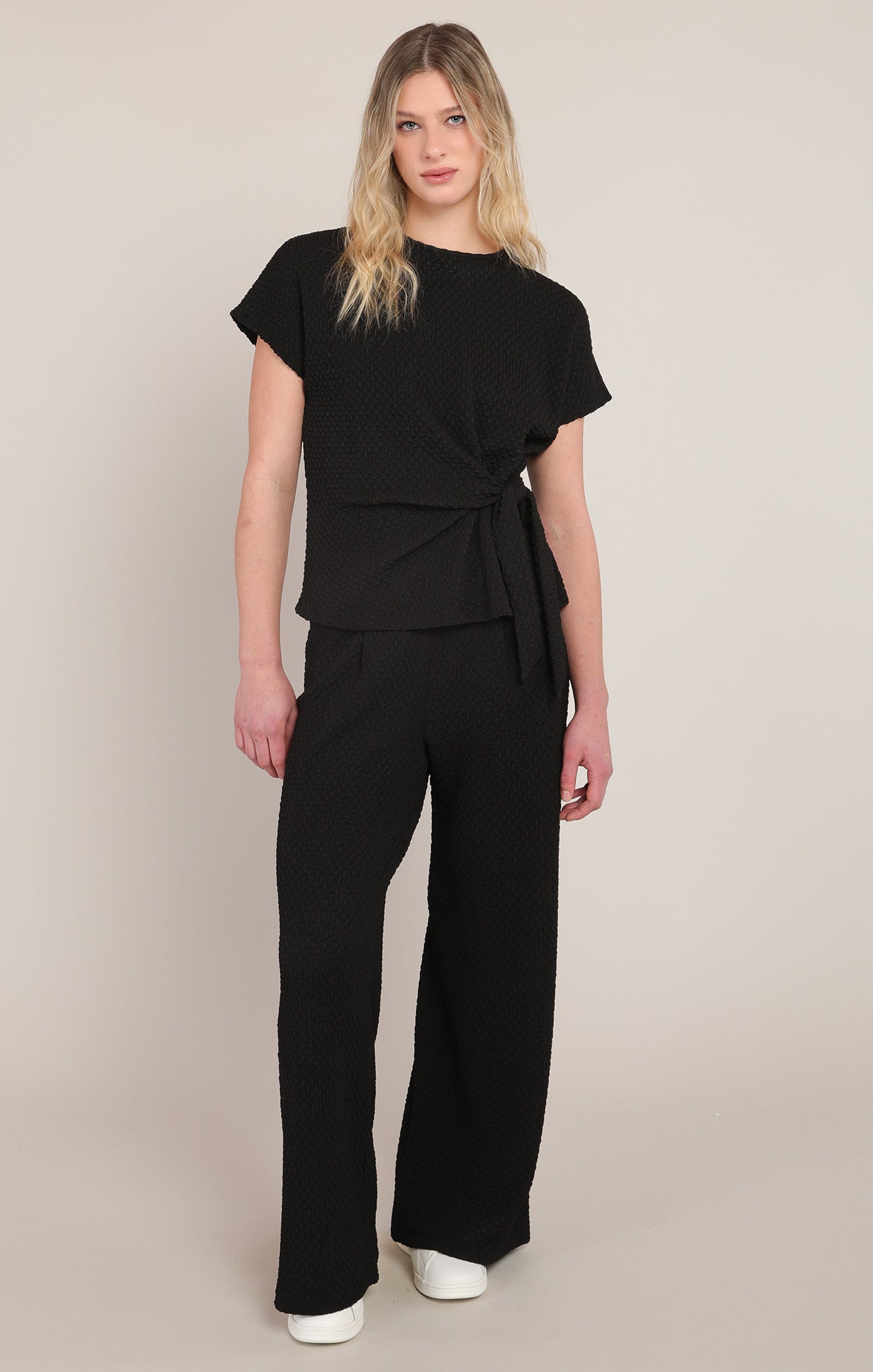 Room 34 Textured Knot Top