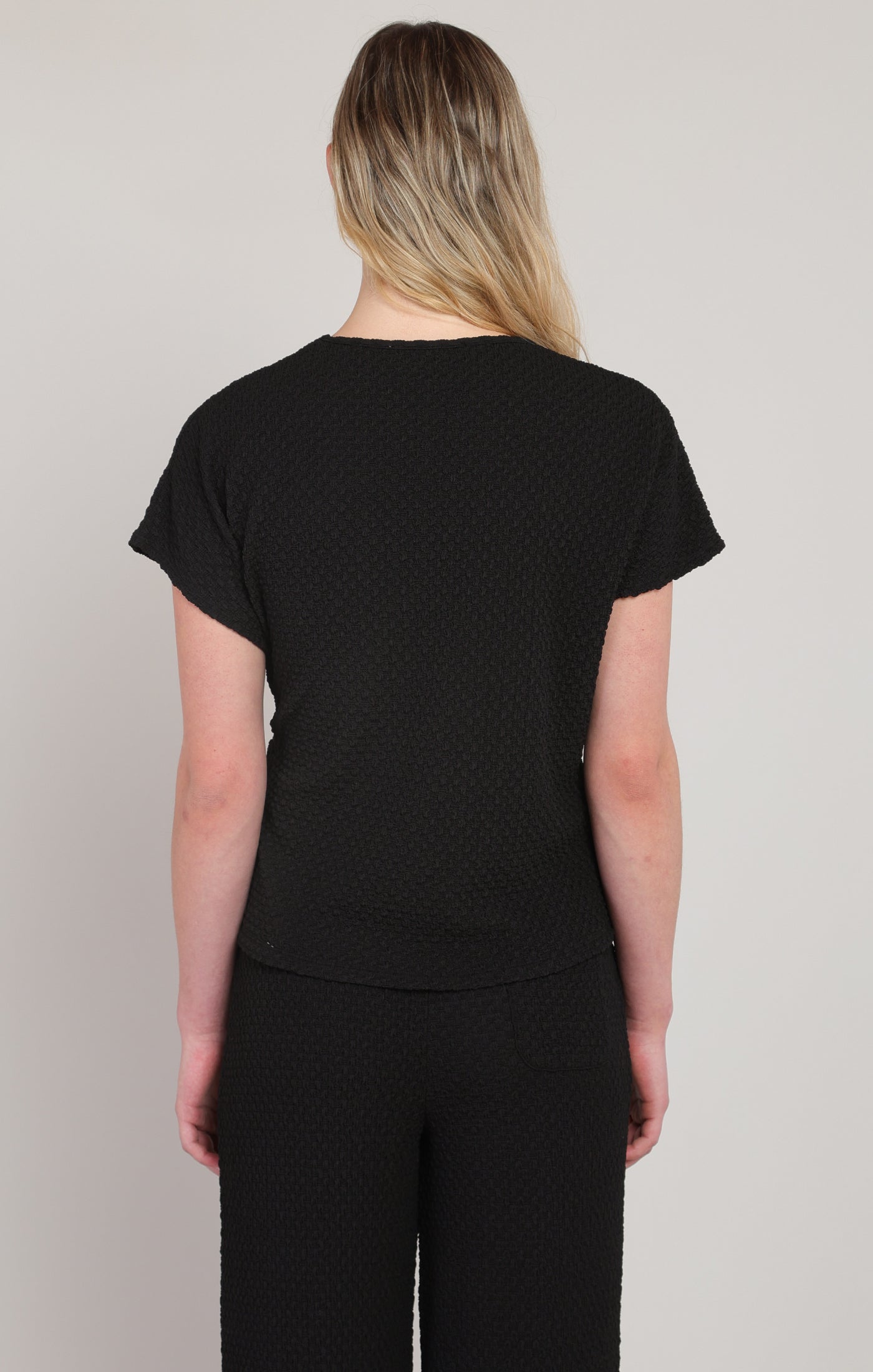 Room 34 Textured Knot Top