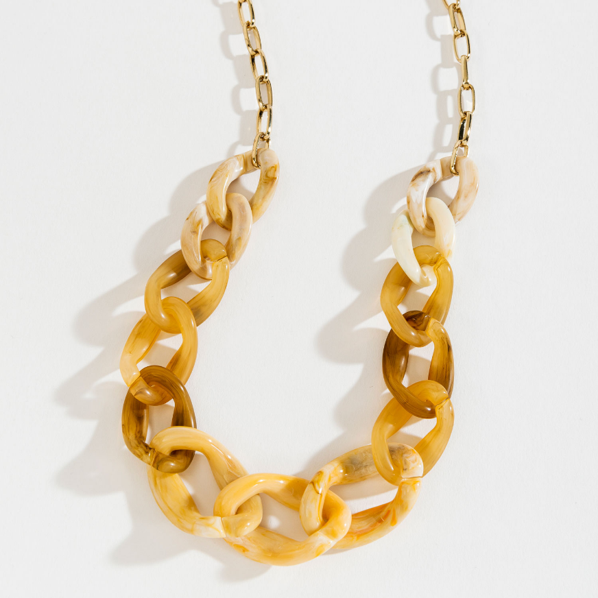 Howards Chunky Curb Chain Necklace Cream
